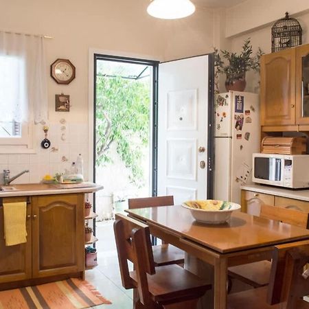 אתונה Family Apt With Garden Next To The Sea מראה חיצוני תמונה