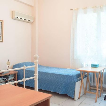 אתונה Family Apt With Garden Next To The Sea מראה חיצוני תמונה