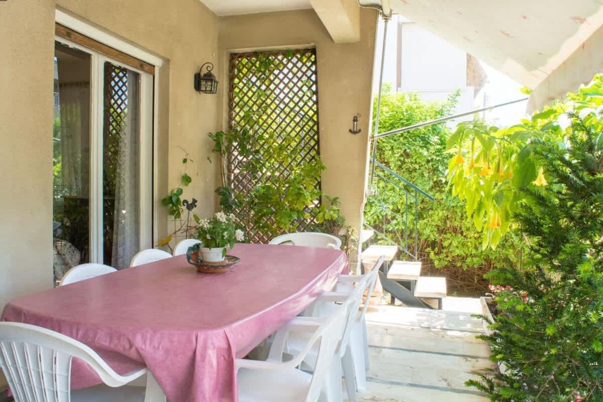 אתונה Family Apt With Garden Next To The Sea מראה חיצוני תמונה